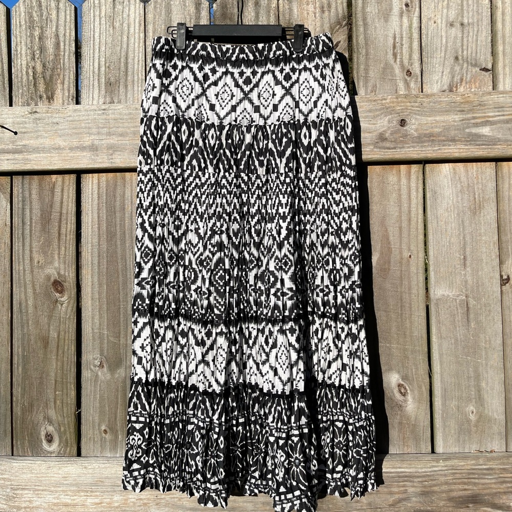 Choices Black and White Geometric Maxi Skirt size L